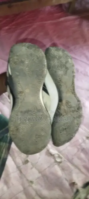 রেডটেপ অরিজিনাল জুতা
