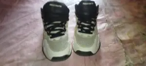 রেডটেপ অরিজিনাল জুতা