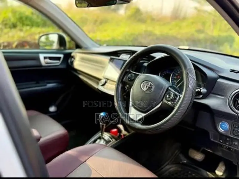 Toyota Axio . 2015