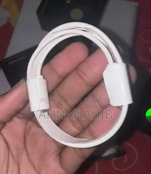 অ্যাপল প্রো২ হেডফোন