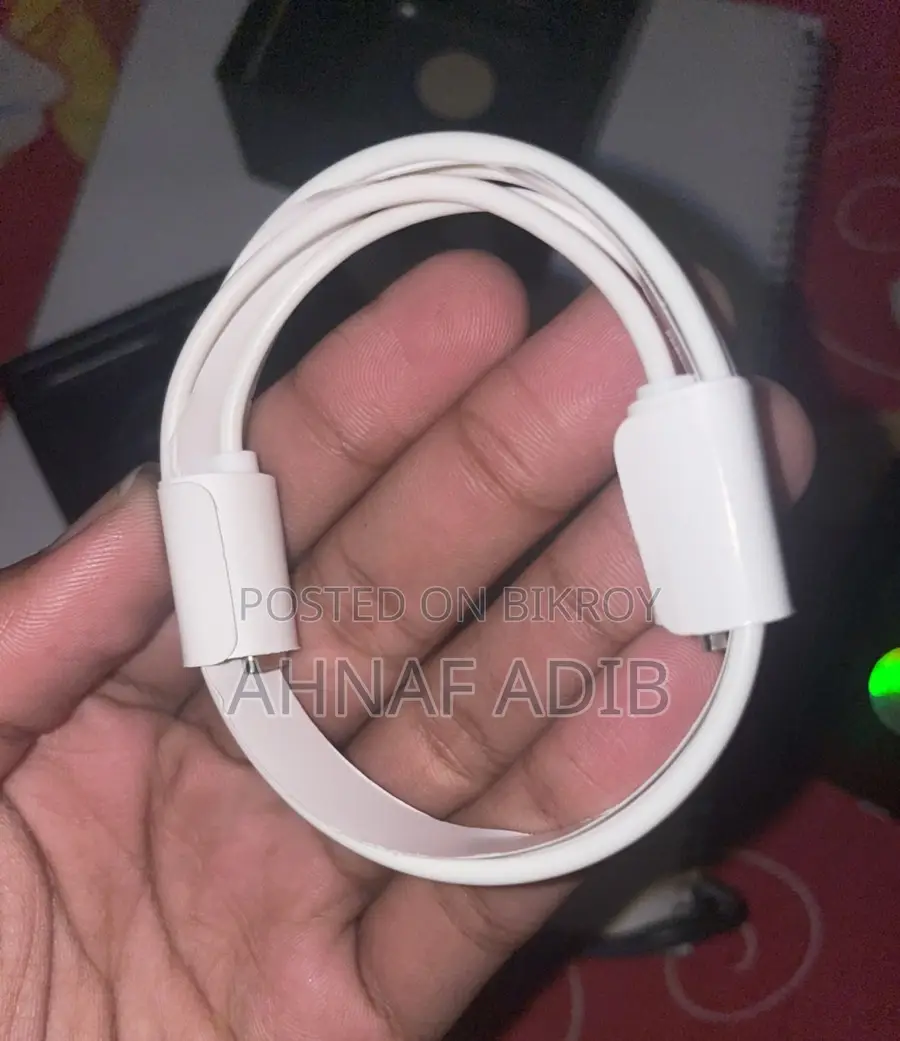 অ্যাপল প্রো২ হেডফোন