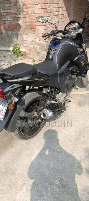 Yamaha FZs V2 . 2025