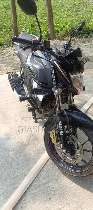 Yamaha FZs V2 . 2025