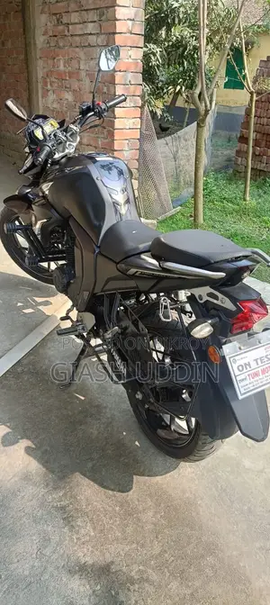 Yamaha FZs V2 . 2025