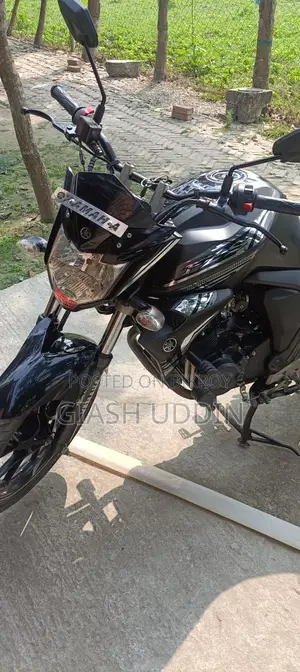 Yamaha FZs V2 . 2025