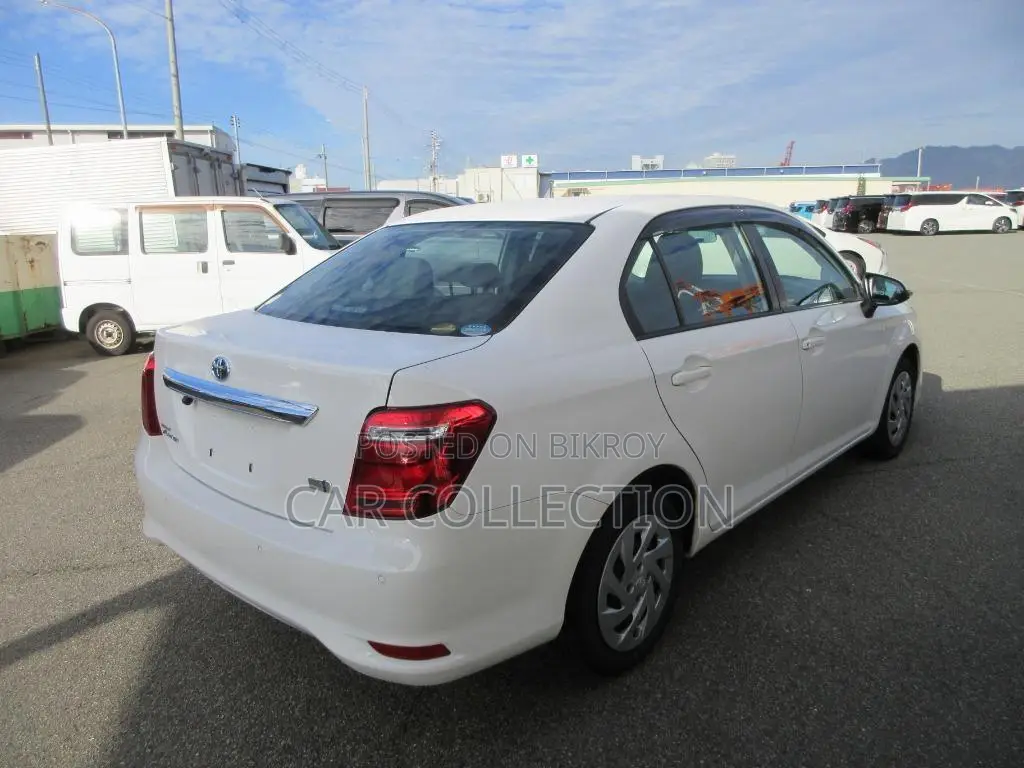 Toyota Axio Ex Hybrid 2021