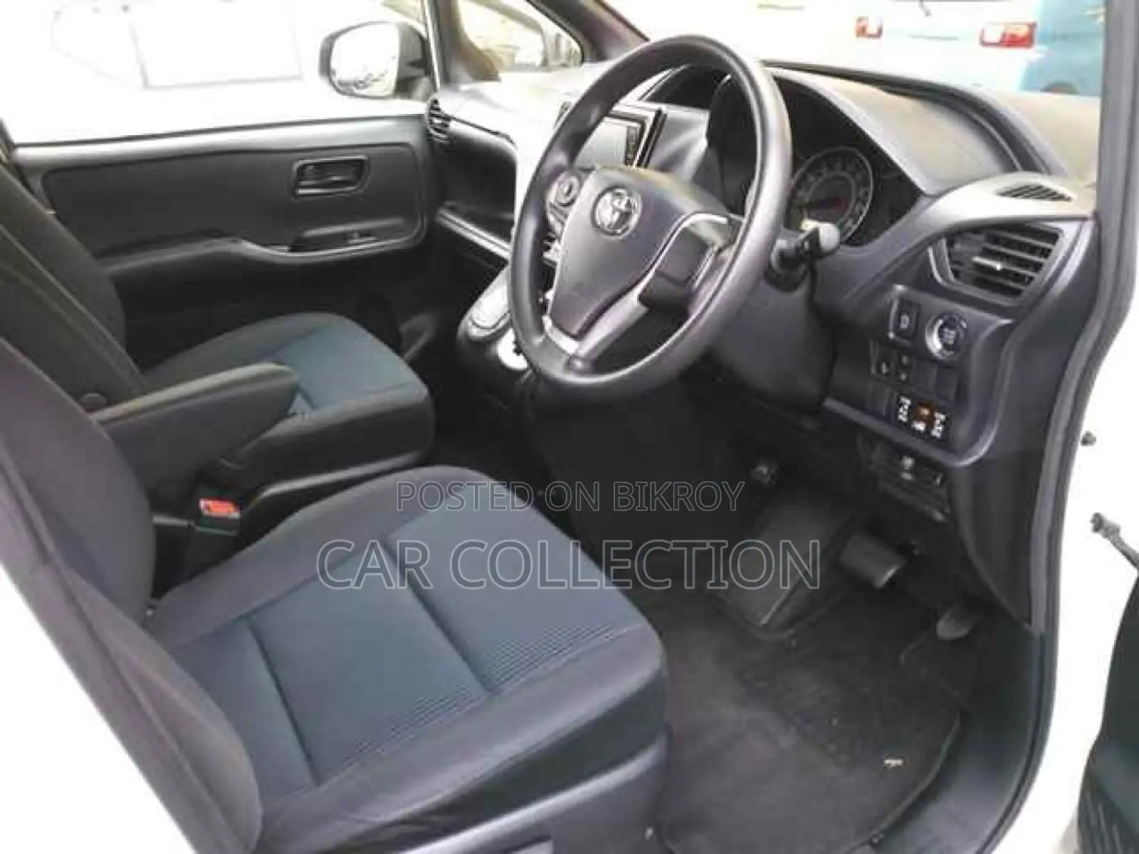 Toyota Noah X pkg 2021