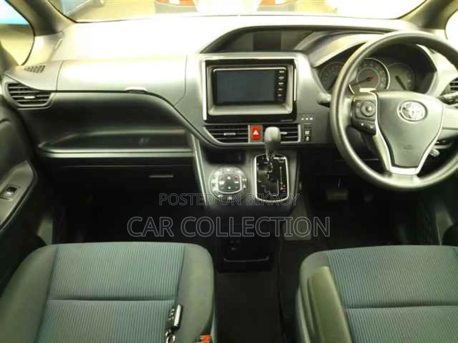 Toyota Noah X pkg 2021