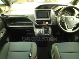 Toyota Noah X pkg 2021