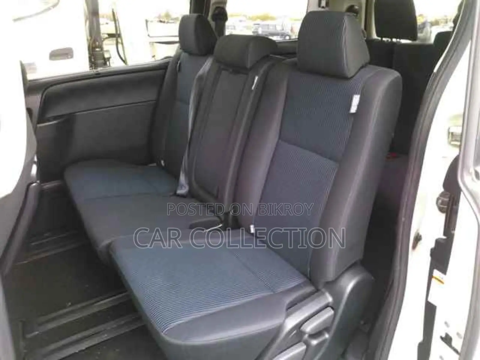 Toyota Noah X pkg 2021