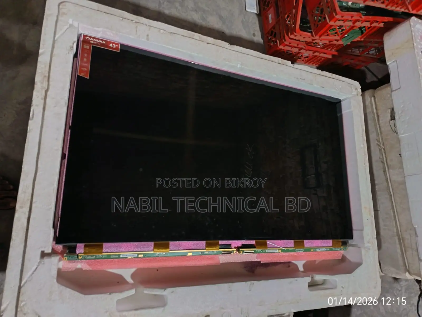 Wholesale sale of high-quality 43-inch LED TV displays.