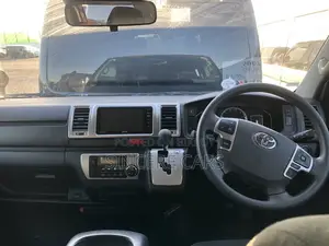Toyota Hiace SUPER GL 44000 KM 2021
