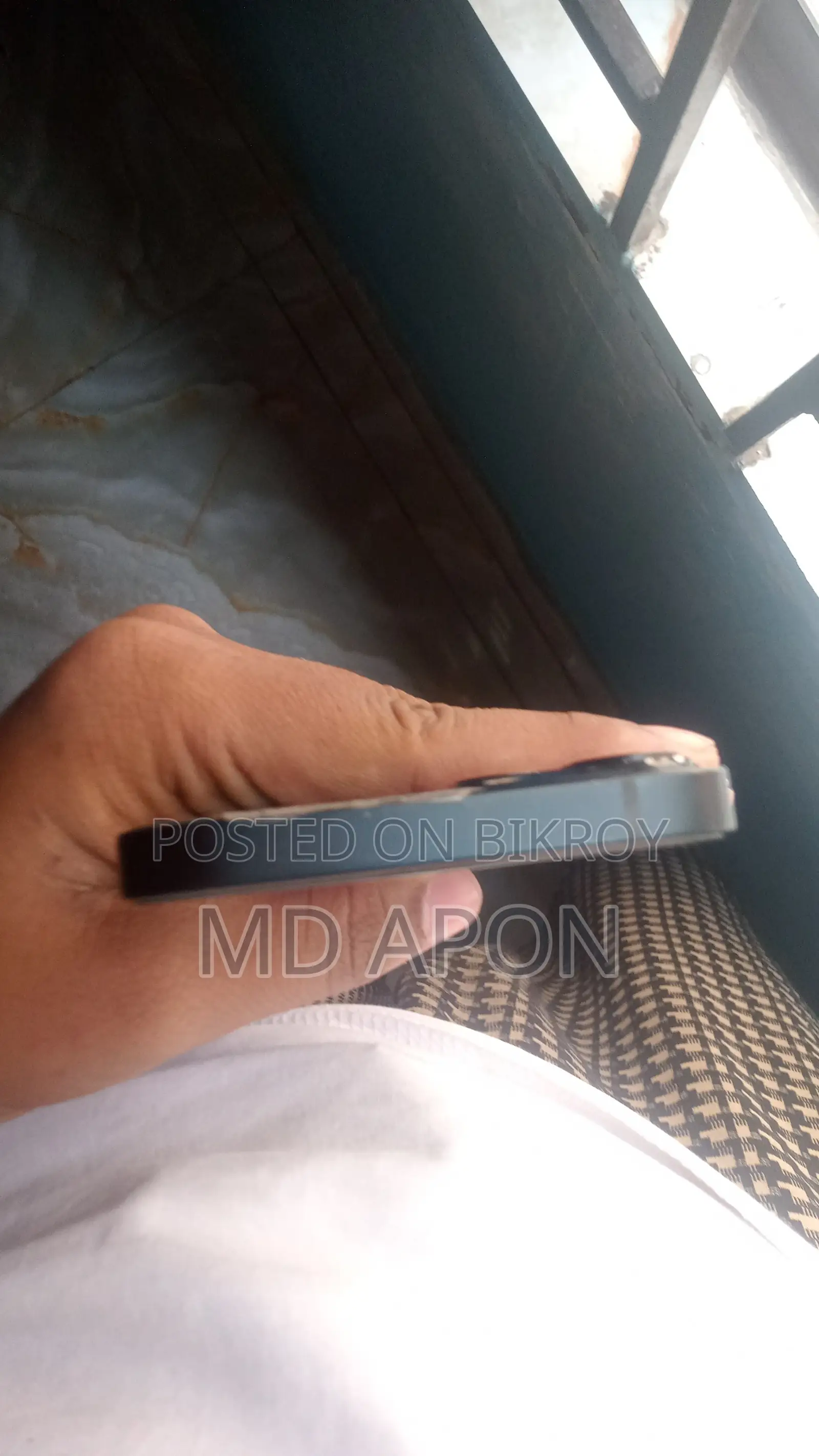 Apple iPhone 13 (Used)