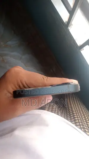 Apple iPhone 13 (Used)