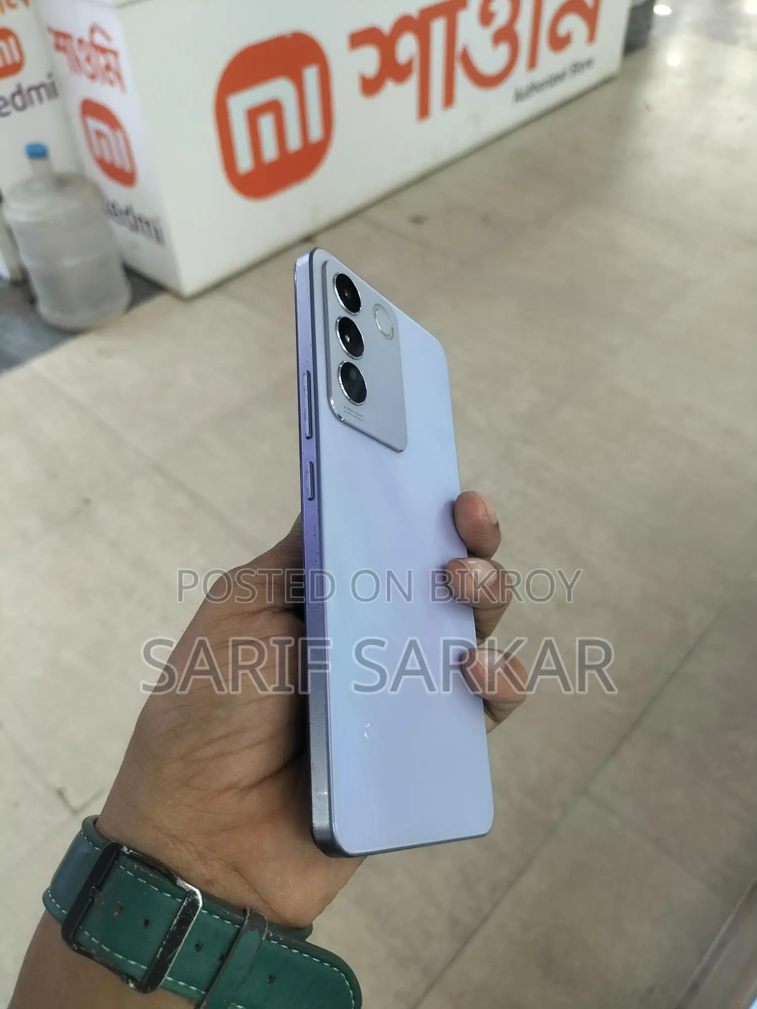Vivo V27e . (Used)