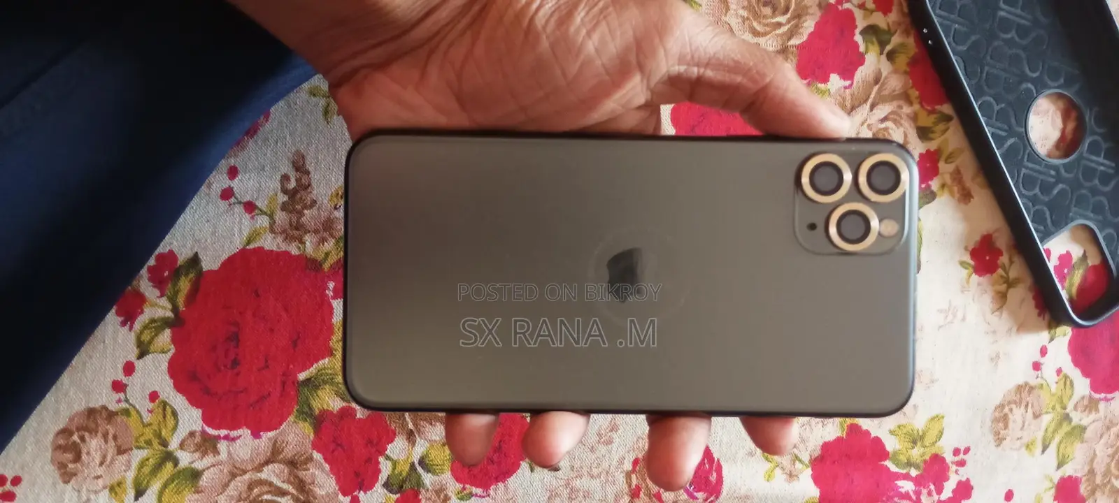 Apple iPhone 11 Pro Max . (Used)