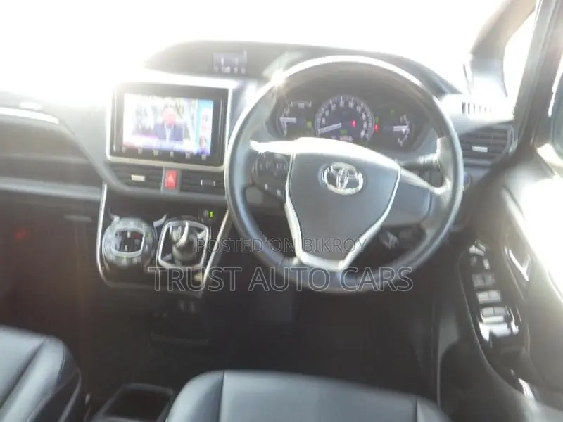Toyota Esquire GI DYNAMIC AEROSTYLE 2020