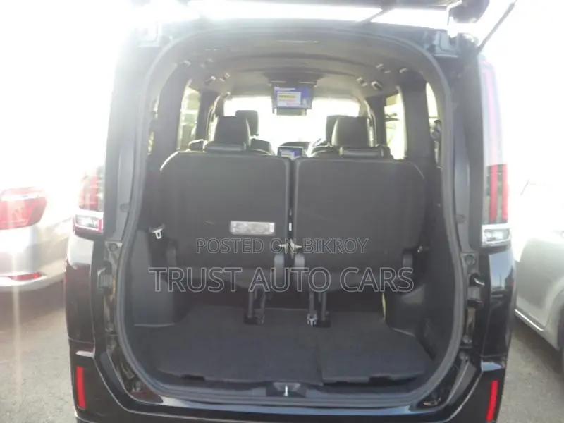 Toyota Esquire GI DYNAMIC AEROSTYLE 2020
