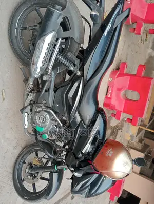 Bajaj Pulsar 150 (2017)