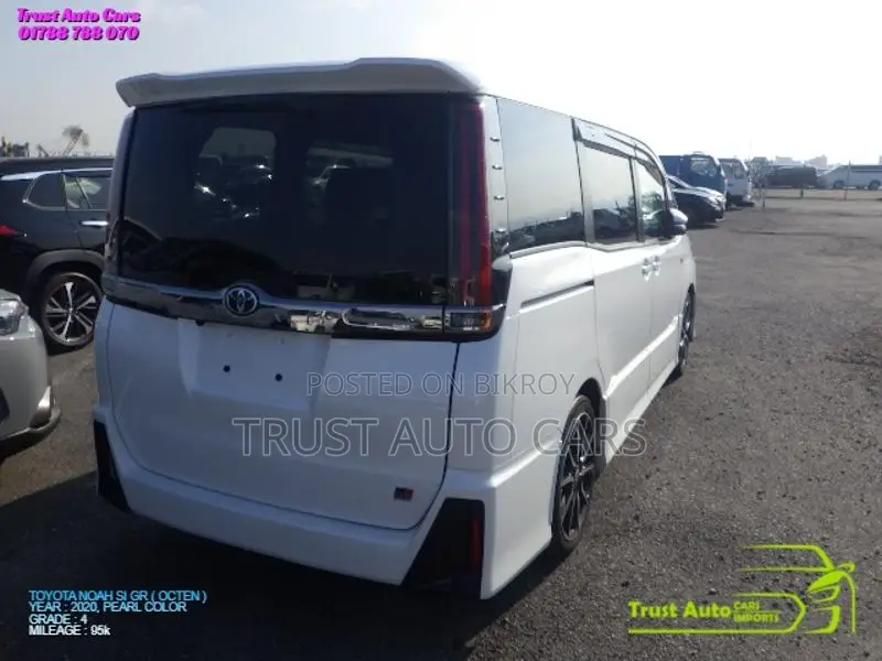 Toyota Noah SI GR, NON-HYBRID 2020