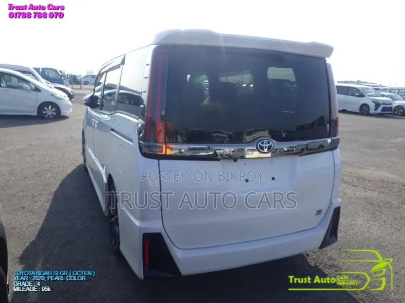 Toyota Noah SI GR, NON-HYBRID 2020