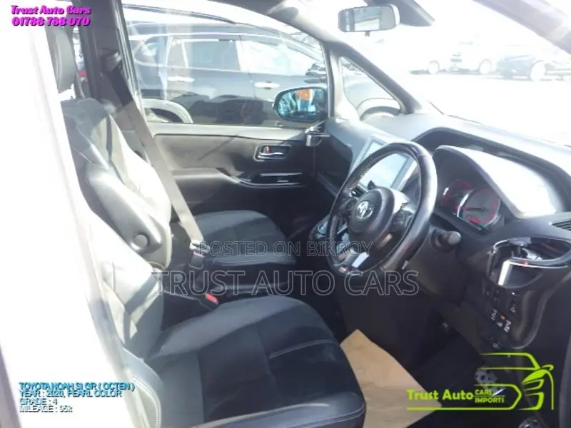 Toyota Noah SI GR, NON-HYBRID 2020