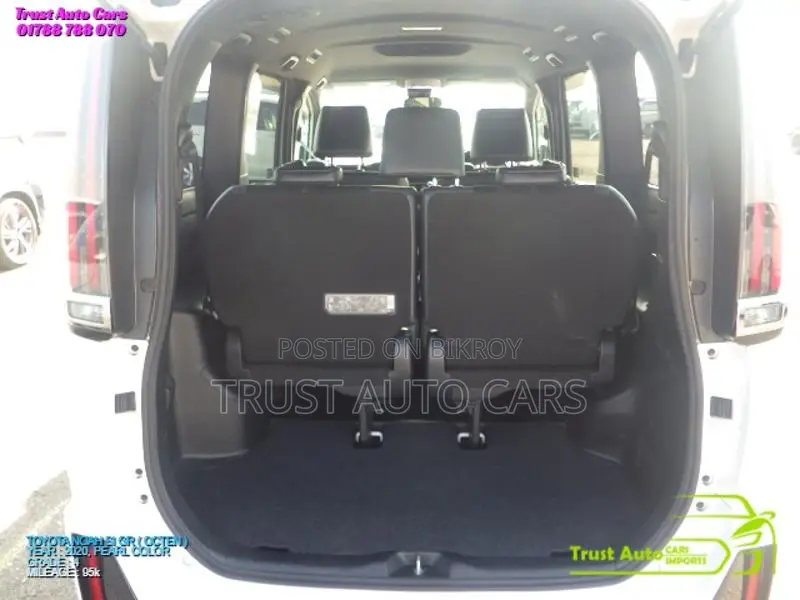 Toyota Noah SI GR, NON-HYBRID 2020