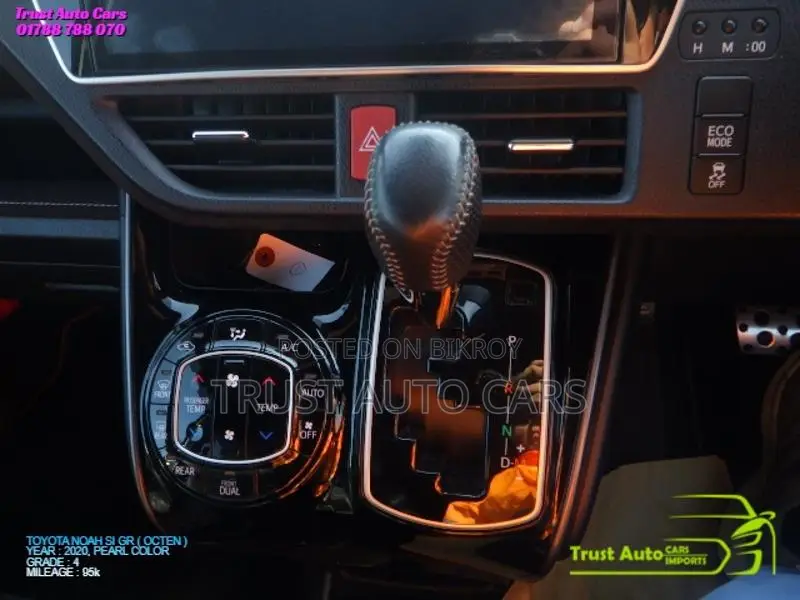 Toyota Noah SI GR, NON-HYBRID 2020