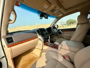 Toyota Land Cruiser VX8 VXR TWIN TURBO 2015