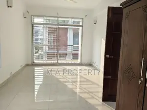 গুলশান নর্থে ৫৫০০ স্কয়ার ফিট ডুপ্লেক্স ৪-বেডরুম অ্যাপার্টমেন্ট ভাড়া