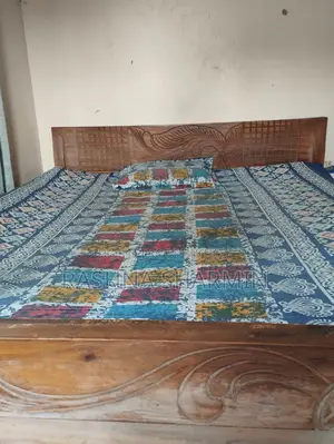 আকাশ্মনি কাঠের খাট