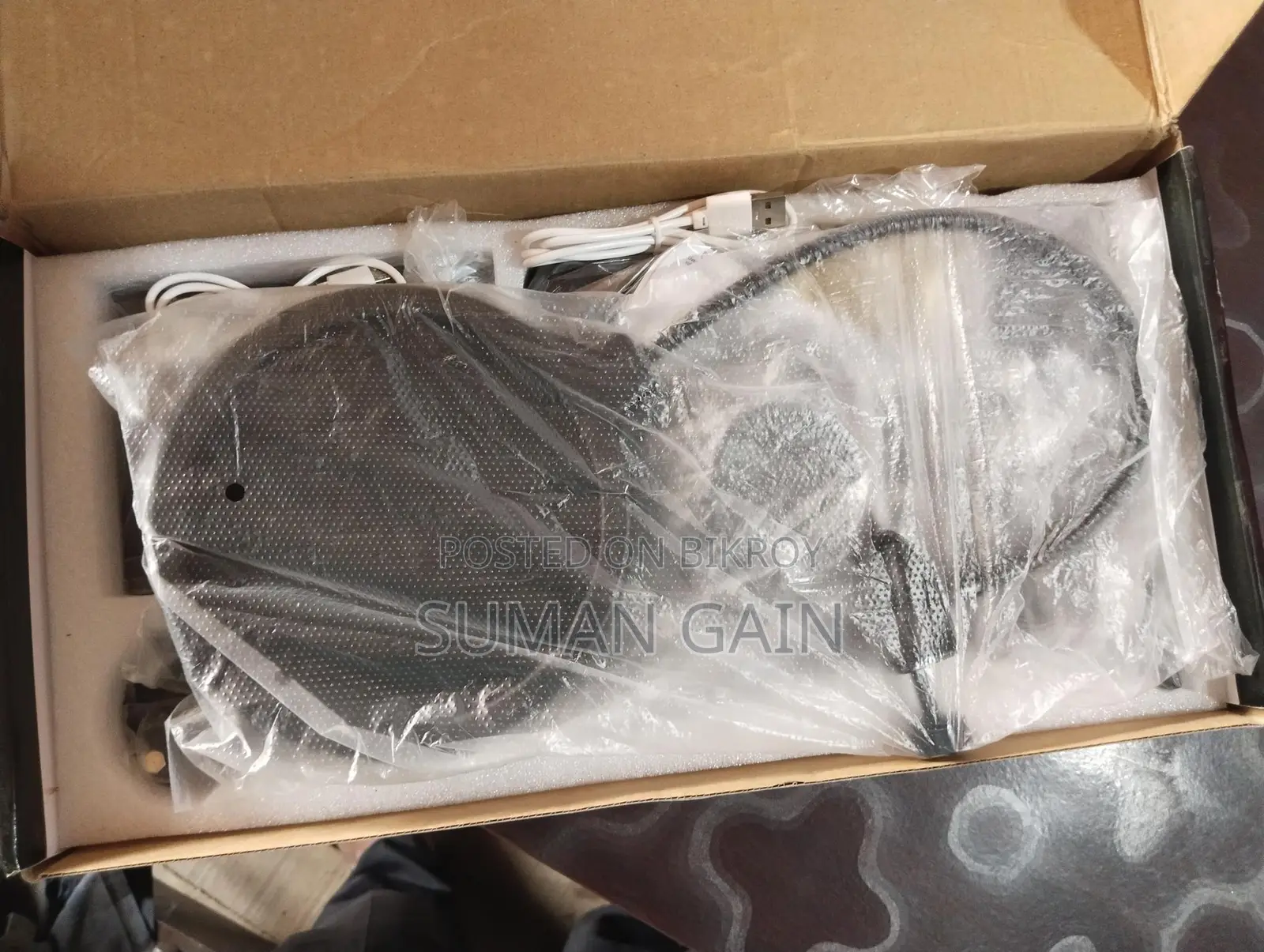 Condenser Microphone with V8 Live Stream Sound Card