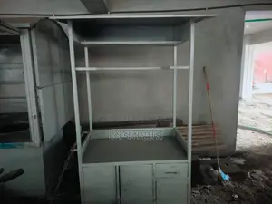 ফুড কার্টের জন্য একটি গাড়ি বিক্রি হবে