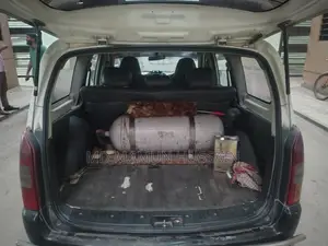Toyota Probox . 2004
