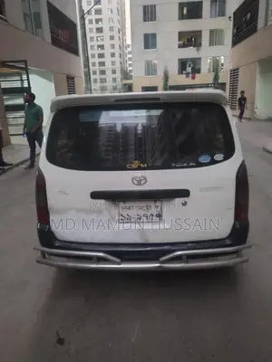 Toyota Probox . 2004