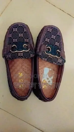 ফ্রেশ জুতা