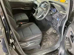 Toyota Noah X Pkg 2020