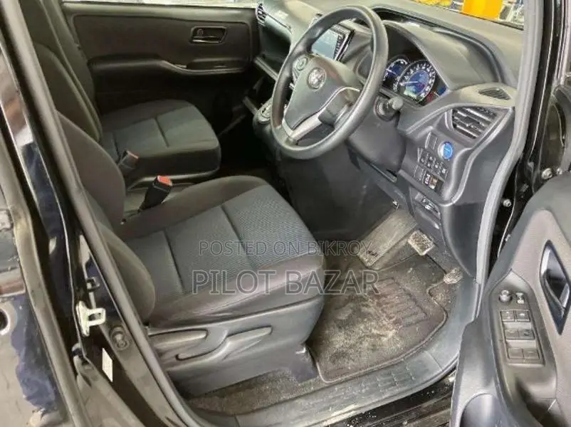 Toyota Noah X Pkg 2020