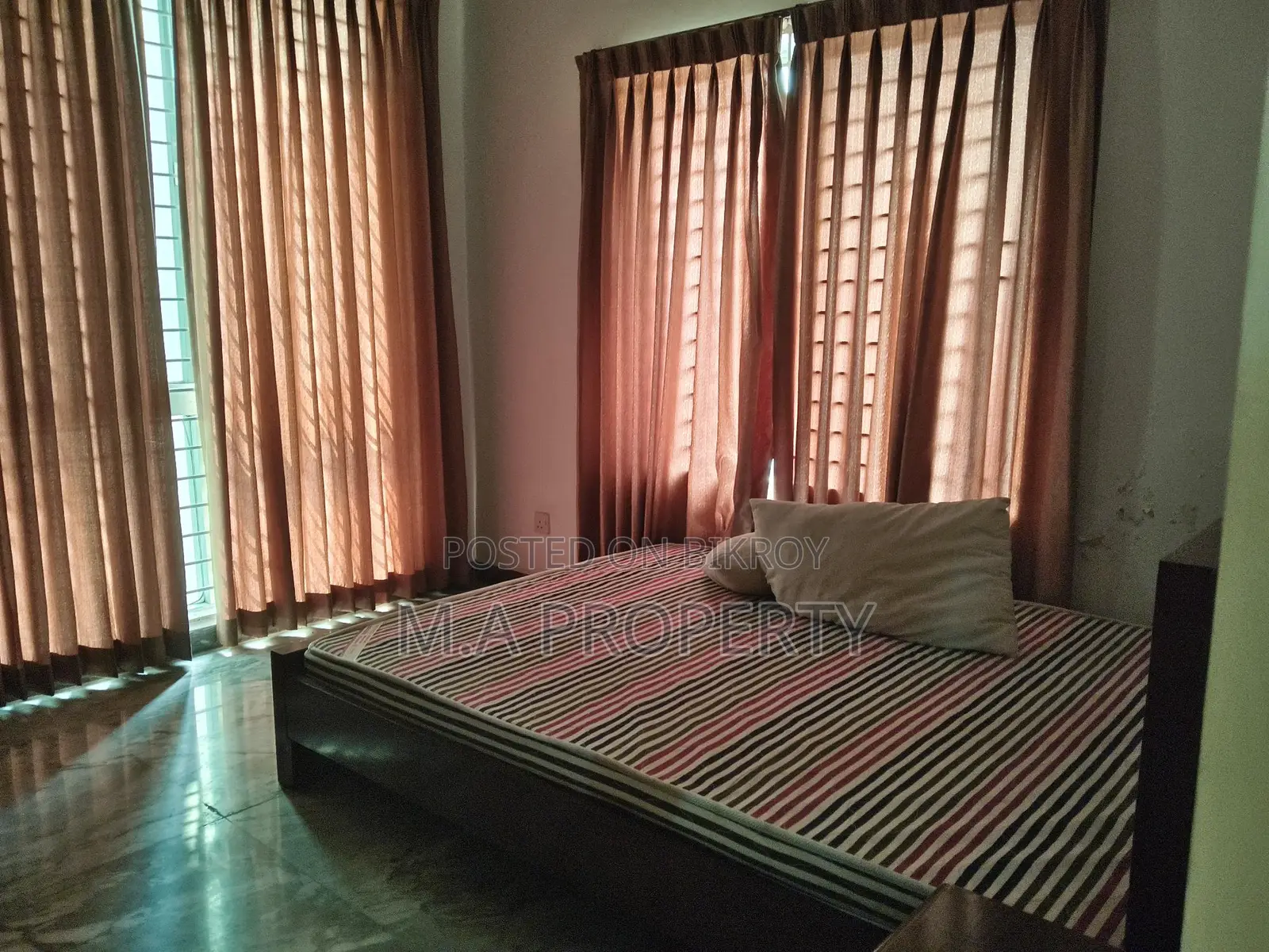 গুলশান-২ এ ১৮৫০ বর্গফুটের সম্পূর্ণ ফার্নিশড ৩-বেডরুমের অ্যাপার্টমেন্ট ভাড়া