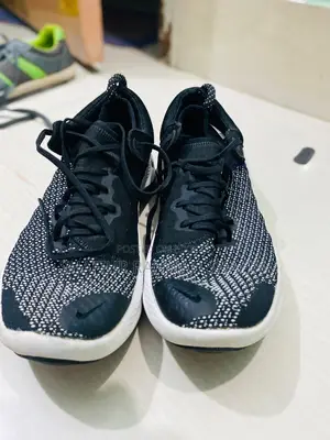 Bata Comflt Flexo Black