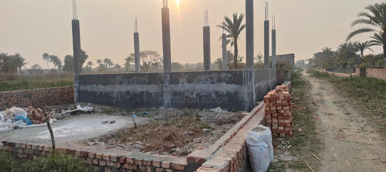 সুলভ মূল্যে জমি বিক্রয়, ৫ শতক এখনই বসবাস করার উপযোগী।