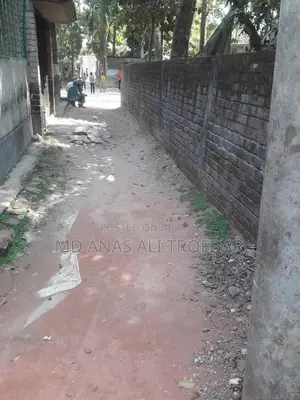 4 Decimal Land with 10ft Road Access