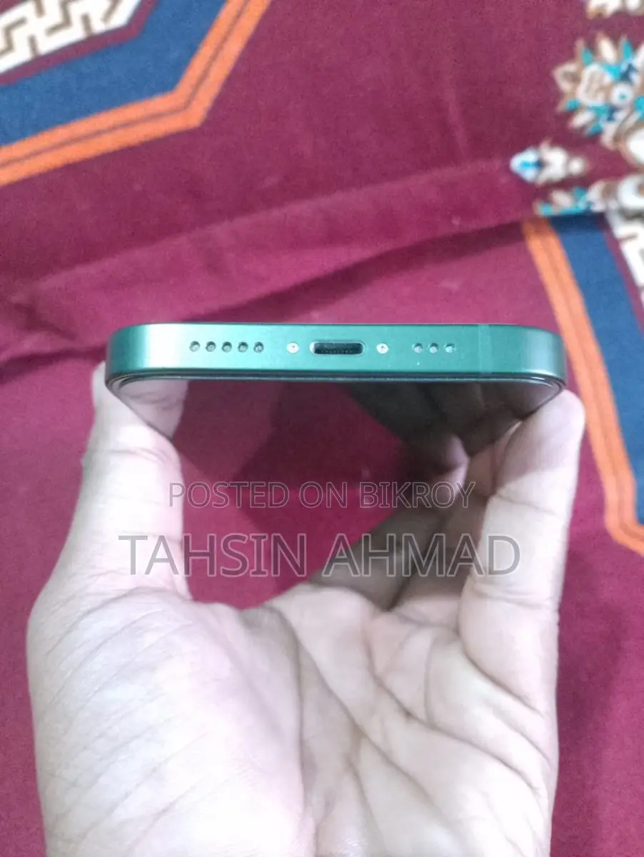 Apple iPhone 13 (Used)