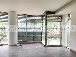 ধানমন্ডিতে ১৬০০ বর্গফুটের অফিস/ক্যাফে স্পেস ভাড়ার জন্য