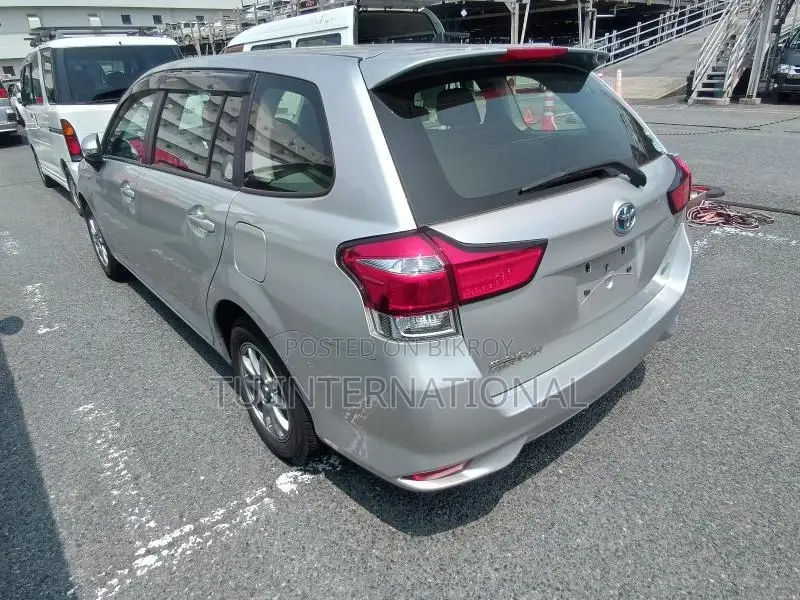 Toyota Fielder hybrid Push Start 2020