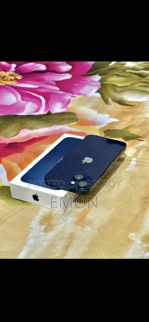 Apple iPhone 13 . (Used)