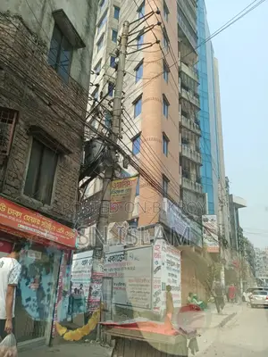 ১৪৩ মাটিকাটা, ক্যান্টনমেন্ট-এ বিক্রয়ের জন্য আসবাবপত্রসহ ৩ বেডরুমের অ্যাপার্টমেন্ট
