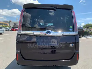 Toyota Noah G HYBRID WINE 2020