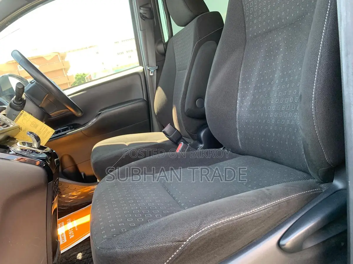 Toyota Noah G HYBRID WINE 2020