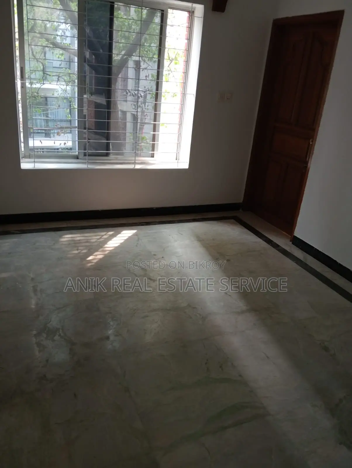 গুলশান ২-এ ভালো মানের ৩ বেডরুমের আনফার্নিশড ফ্ল্যাট ভাড়া